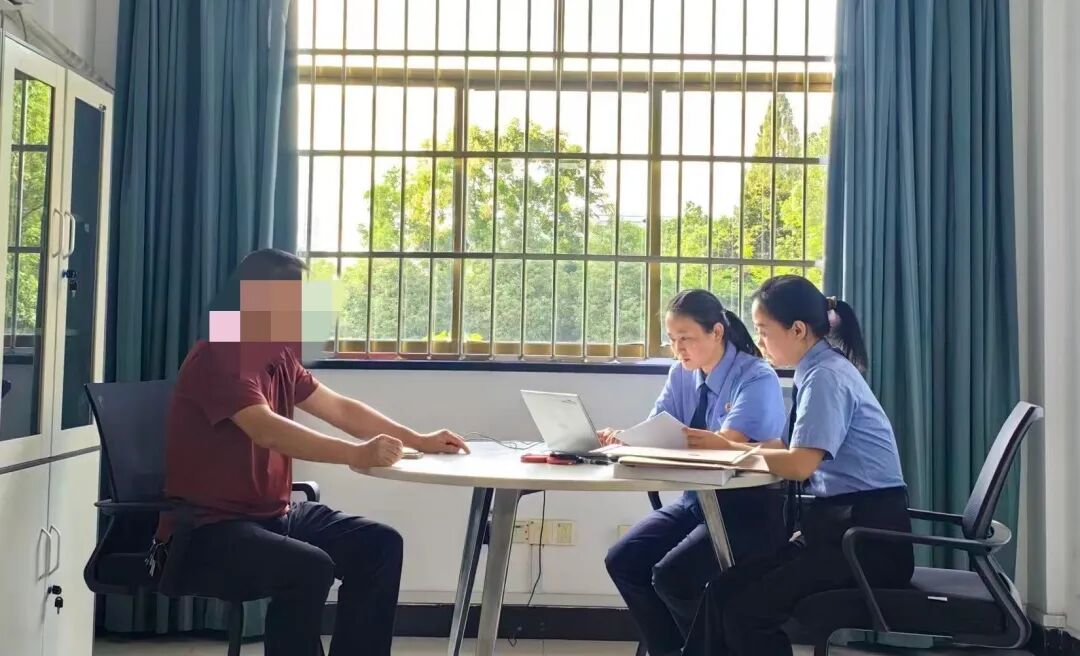 屋顶变色自动预警？黄山检察用硬核科技，守住徽派古村的原汁原味 
